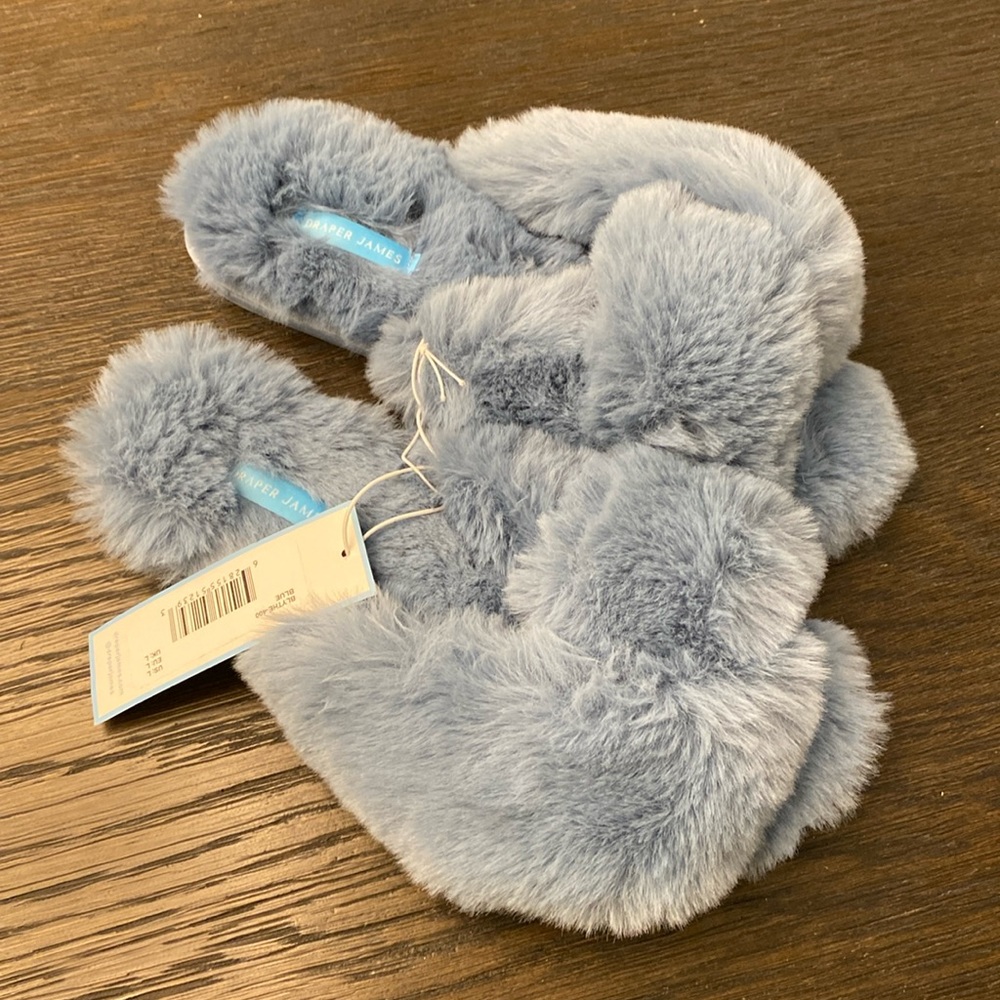 Daper James blue fuzzy slippers